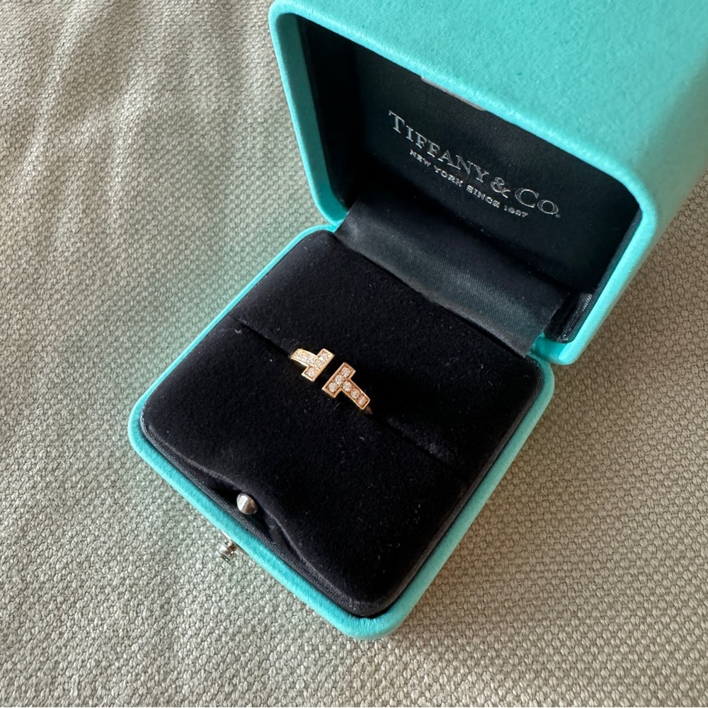 TIFFANY & CO. T Diamond 18K Gold Wire Ring